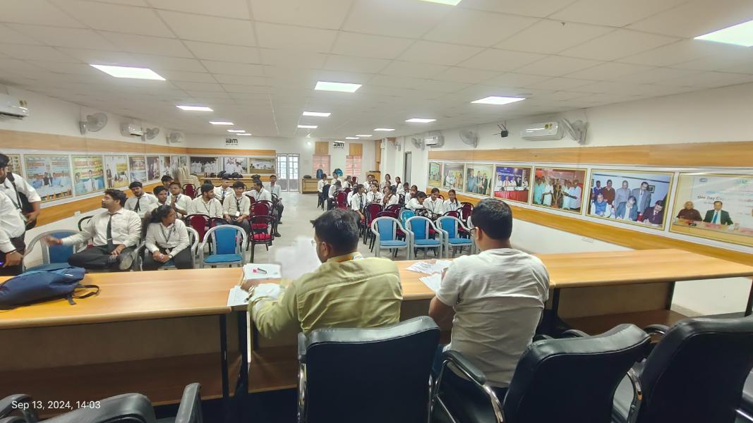 आईआईबीएम में हिंदी दिवस निबंध प्रतियोगिता: हिंदी भाषा का उत्सव